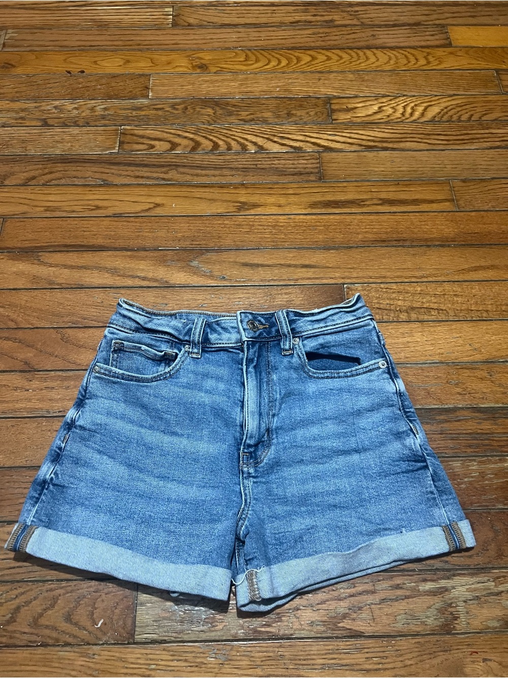 American Eagle Medium Blue High-Waist Rolled Cuff Denim Shorts size 2